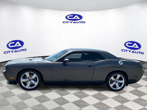 Used 2013 Dodge Challenger R/T RWD image 7