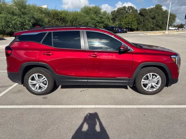 Used 2024 GMC Terrain SLE w/ Driver Convenience Package FWD image 6