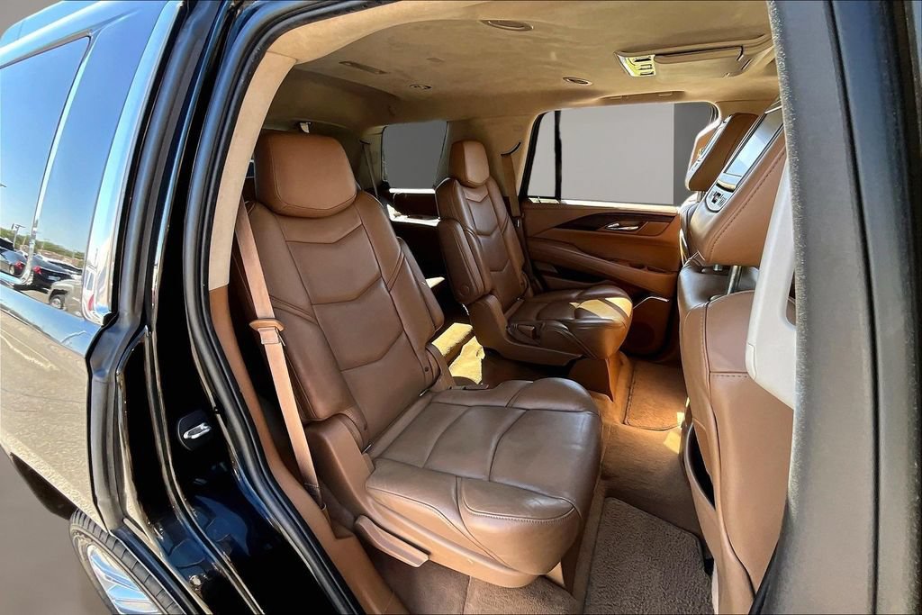 Used 2015 Cadillac Escalade Platinum AWD/4WD image 28