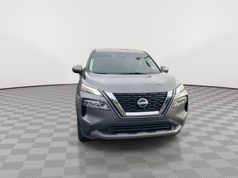 Used 2023 Nissan Rogue SV image 3