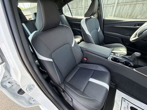 Used 2025 Toyota Camry SE FWD image 29