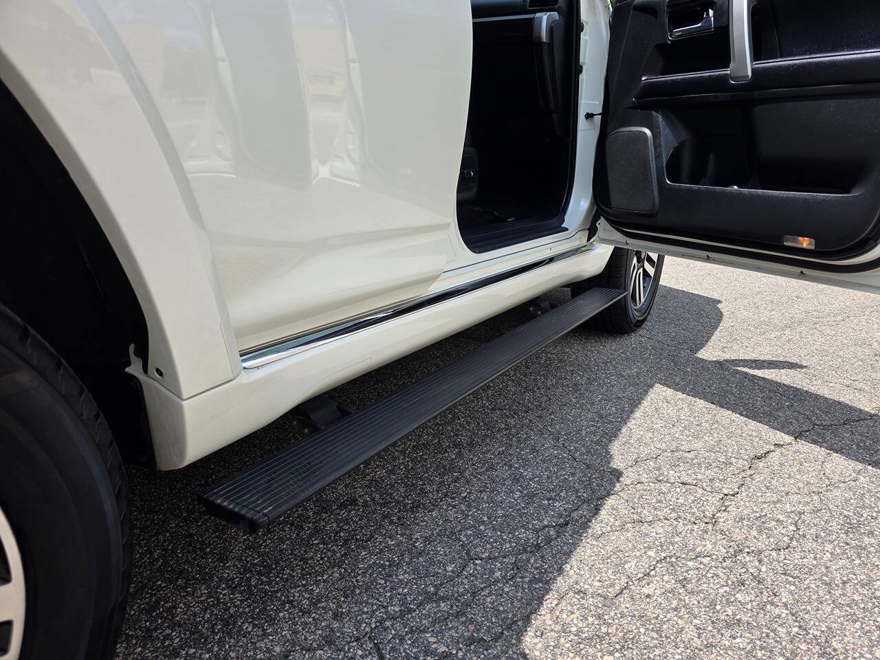Used 2018 Toyota 4Runner Limited AWD/4WD image 40
