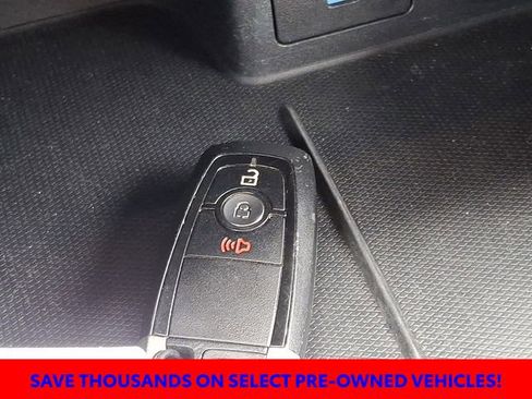 Used 2020 Ford Escape SE FWD image 15