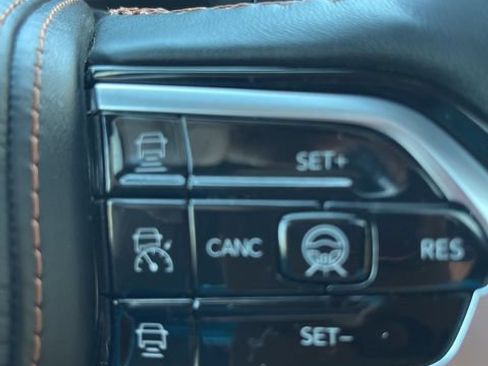 Used 2025 Jeep Grand Cherokee L Summit AWD/4WD image 20