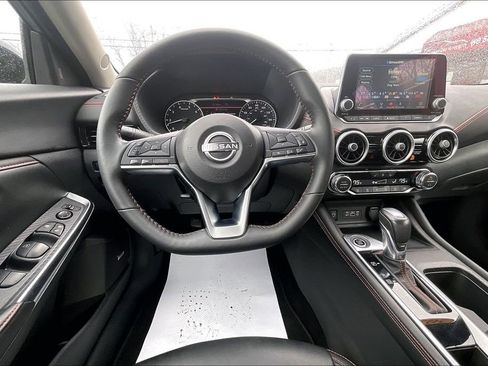 Used 2024 Nissan Sentra SR w/ SR Premium Package image 5