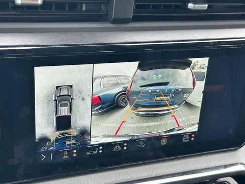 Used 2024 GMC Sierra 1500 AT4 w/ Technology Package image 12