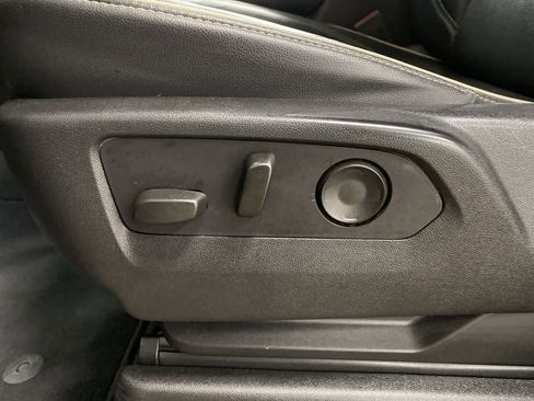 Used 2021 GMC Yukon XL SLT w/ SLT Luxury Plus Package image 14