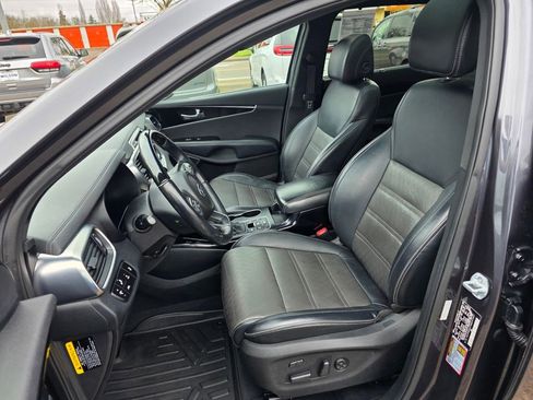 Used 2017 Kia Sorento SX image 7