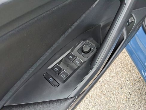 Certified 2025 Volkswagen Jetta S image 16