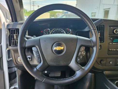 Used 2022 Chevrolet Express 3500 w/ Power Convenience Package RWD image 18