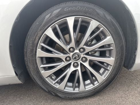 Used 2020 Lexus ES 350 w/ Premium Package image 9