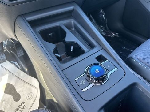 New 2026 Volkswagen Tiguan SE image 16