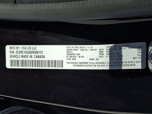 Used 2025 Chrysler Pacifica Limited FWD image 29