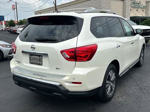 Used 2017 Nissan Pathfinder SV FWD image 3