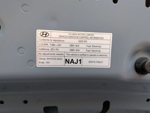 Used 2025 Hyundai Ioniq 5 SEL image 35