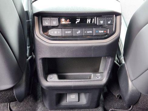 New 2026 Lexus TX 500h AWD image 33