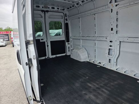 Used 2023 RAM ProMaster 2500 FWD image 12