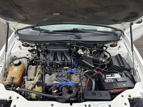 Used 2005 Ford Taurus SE FWD image 27
