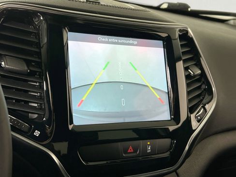 Used 2022 Jeep Cherokee Limited image 13