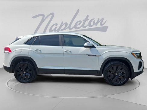 New 2026 Volkswagen Atlas Cross Sport SE FWD image 8
