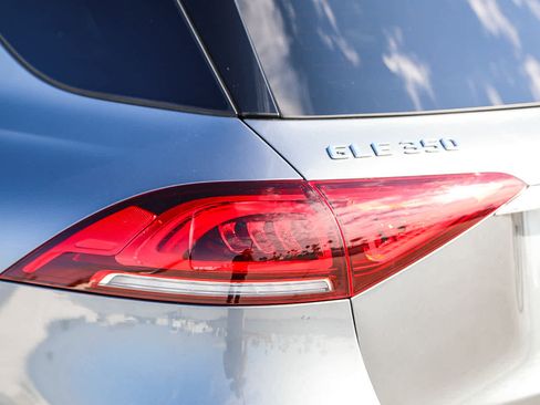 Used 2021 Mercedes-Benz GLE 350 4MATIC image 9