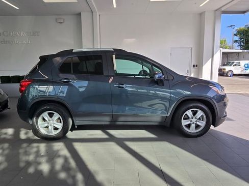 Certified 2022 Chevrolet Trax LT w/ LT Convenience Package image 8