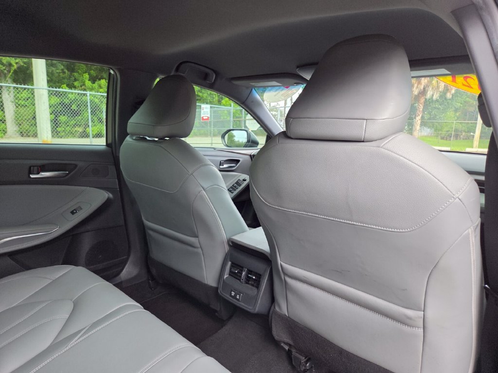 Used 2021 Toyota Avalon XLE FWD image 16