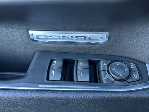 Used 2022 GMC Sierra 1500 Denali AWD/4WD image 23