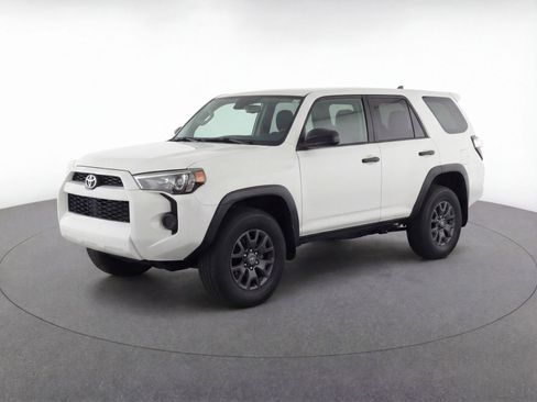 Used 2025 Toyota 4Runner SR5 image 3