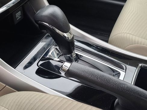 Used 2016 Honda Accord LX image 11