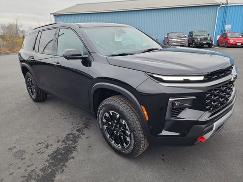 New 2026 Chevrolet Traverse Z71 w/ Enhanced Driving Package image 2