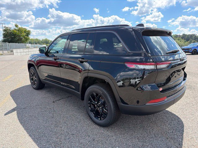 New 2026 Jeep Grand Cherokee Altitude AWD/4WD image 5