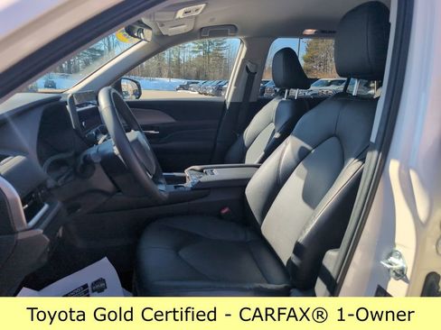 Used 2024 Toyota Grand Highlander XLE image 11