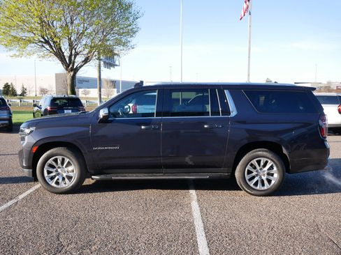 Used 2023 Chevrolet Suburban Premier AWD/4WD image 6