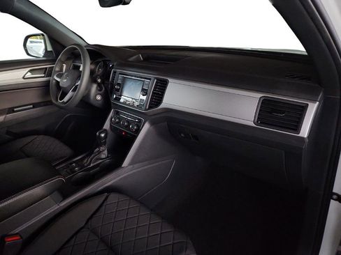 Used 2021 Volkswagen Atlas Cross Sport S image 24