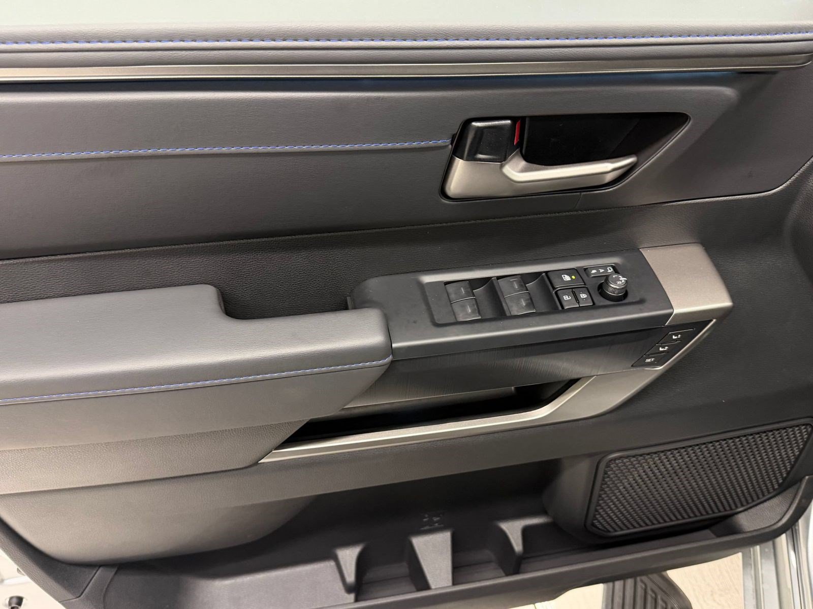 New 2026 Toyota Tundra Platinum AWD/4WD image 12