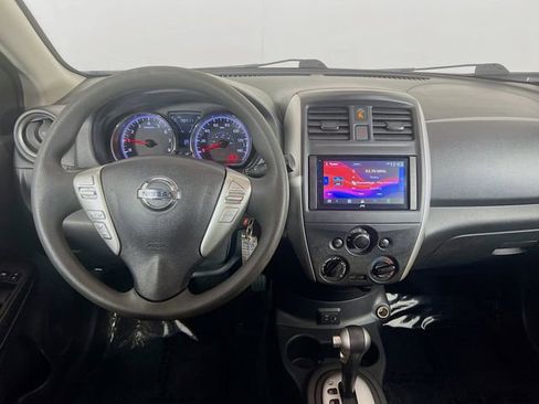 Used 2018 Nissan Versa SV FWD image 18
