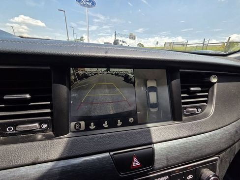 Used 2017 Kia Cadenza Limited FWD image 13