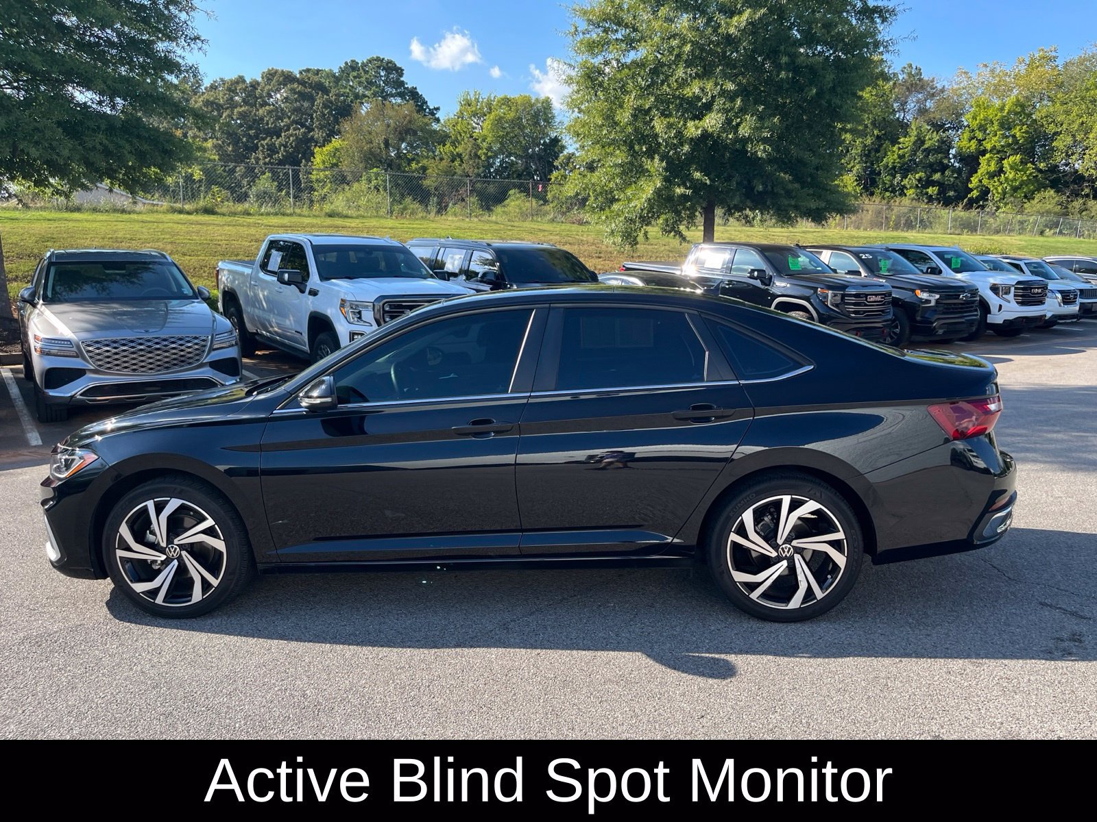 Used 2025 Volkswagen Jetta SEL FWD image 9
