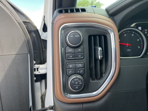 Used 2023 Chevrolet Silverado 2500 High Country w/ Safety Package II image 15