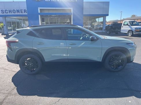 New 2026 Chevrolet Trax ACTIV w/ Sunroof Package FWD image 7