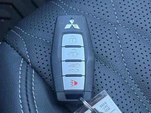 Used 2025 Mitsubishi Outlander SEL FWD image 33