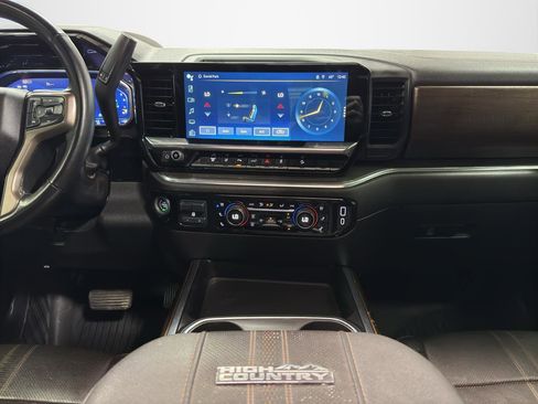Used 2024 Chevrolet Silverado 2500 High Country w/ High Country Premium Package AWD/4WD image 25