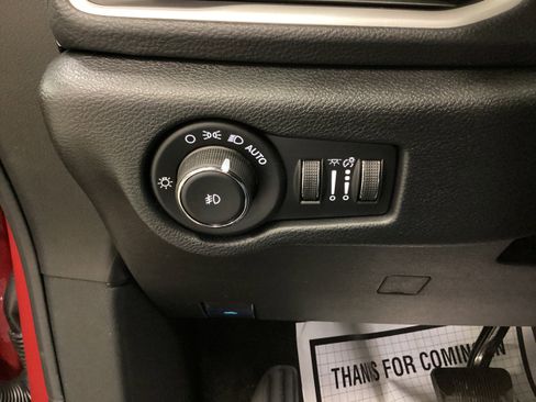 New 2026 Chrysler Pacifica Select FWD image 19