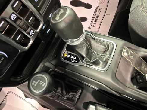 Used 2025 Jeep Wrangler Unlimited Sport AWD/4WD image 20