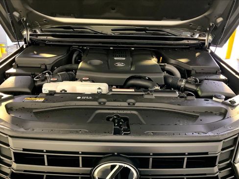 Used 2026 Lexus GX 550 w/ Accessory Package (CT) AWD/4WD image 30