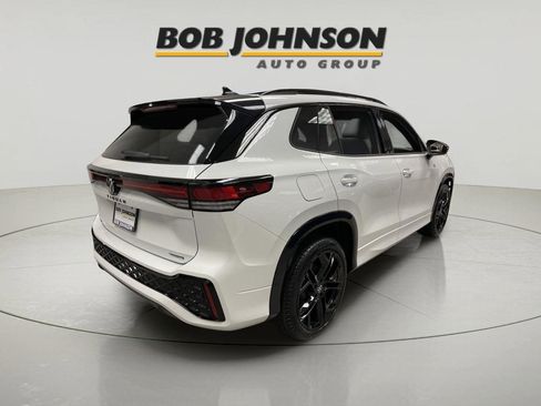 New 2026 Volkswagen Tiguan SE R-Line AWD/4WD image 9