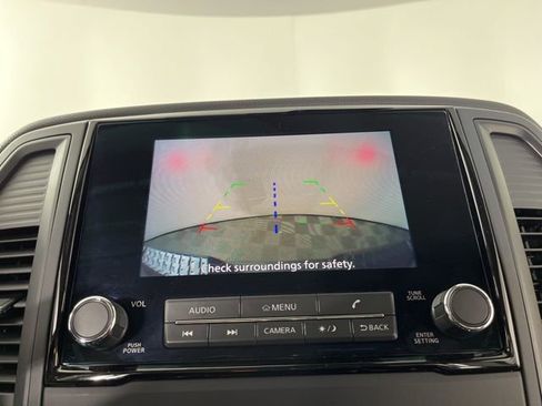 Used 2024 Nissan Titan SV w/ SV Convenience Package image 26