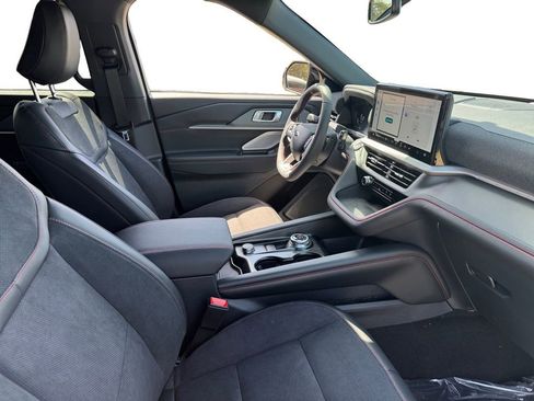 New 2026 Ford Explorer ST RWD image 18
