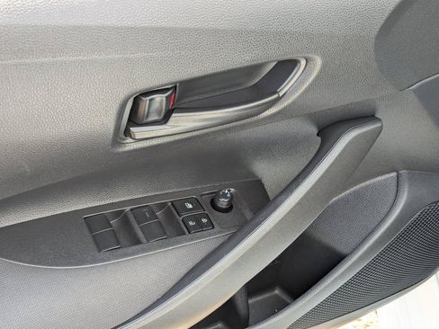 Used 2025 Toyota Corolla LE FWD image 11